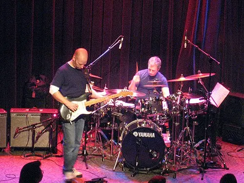 Oz Noy