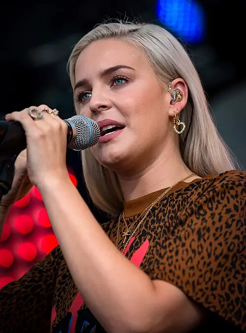 Anne‐Marie