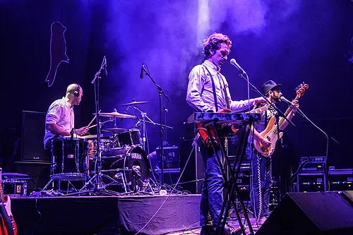 WhoMadeWho