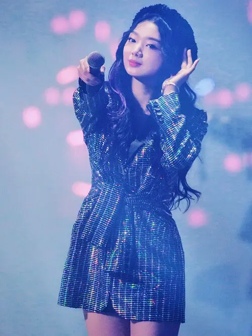 MiMi Lee