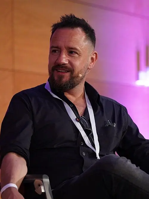 Jon Holmes