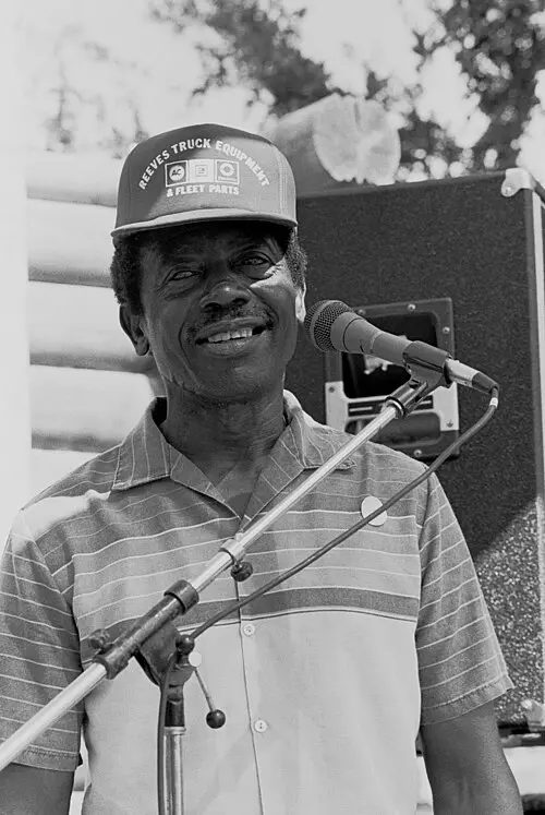 Robert Ealey