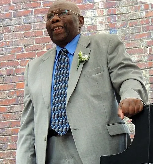 Oliver Jones
