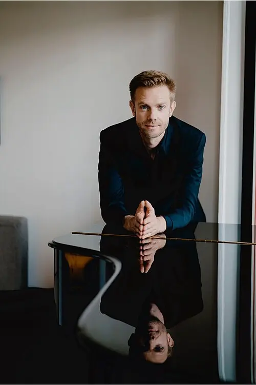 Andrew von Oeyen