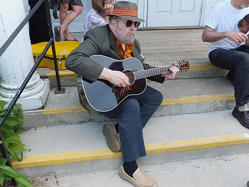 Dakota Dave Hull