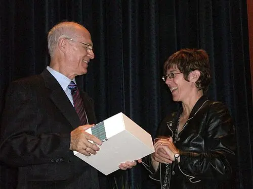 Tzvi Avni