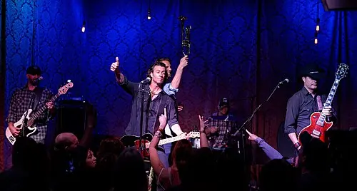 Roger Clyne & the Peacemakers