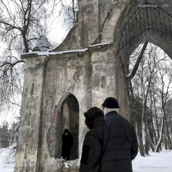 Святой источник / Скорбь природы