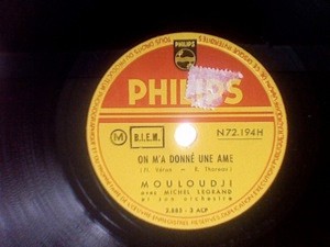 On m’a donné une âme / Qu’est‐ce que tu crois / Chanson très bête