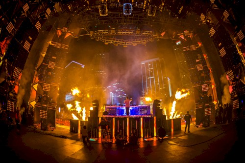 Live @ Ultra Music Festival (2013)