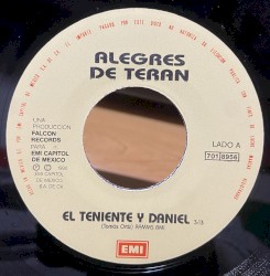 El teniente y Daniel / La mesera