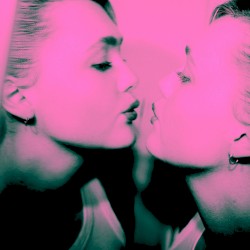 2 GIRLS