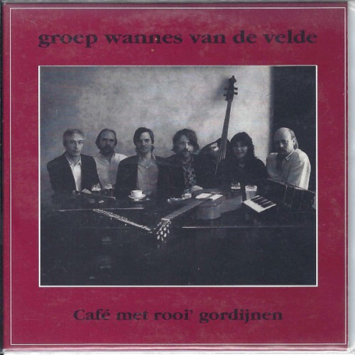Café met rooi’ gordijnen