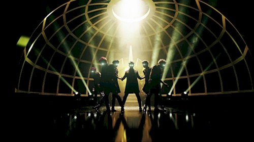 스릴러 (Thriller) Official Music Video
