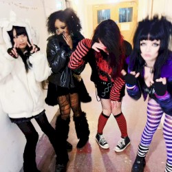 叶公好EMO GRRRLZ