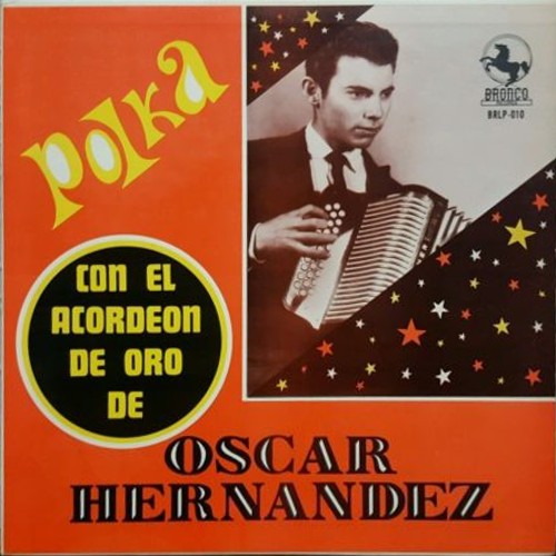 Óscar Hernández con el acordeón de oro