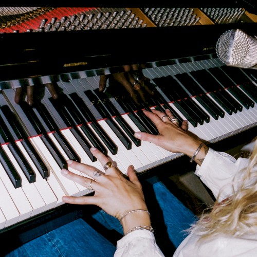 Dancing on the Moon (Live at Swan Dive Sound)