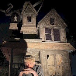 HOUSE OF 1000 CORPSES