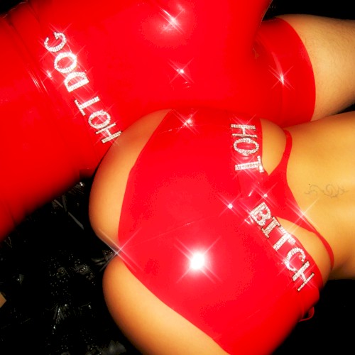 Hot Dog & Hot Bitch