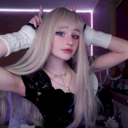 SIE IST NUR EIN EGIRL DIE MAN EMO CALLT