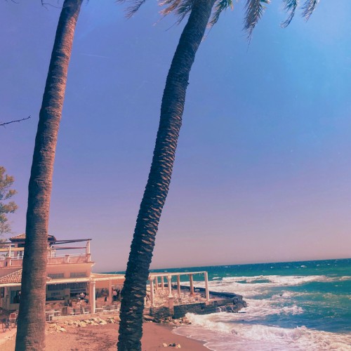 Wave Lounge