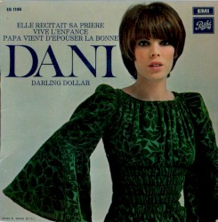 Elle récitait sa prière