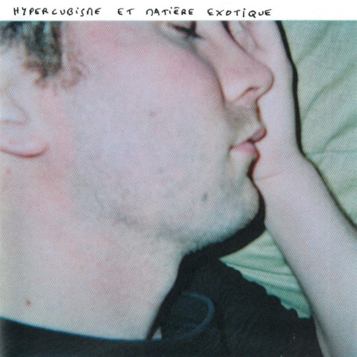 HYPERCUBISME ET MATIÈRE EXOTIQUE