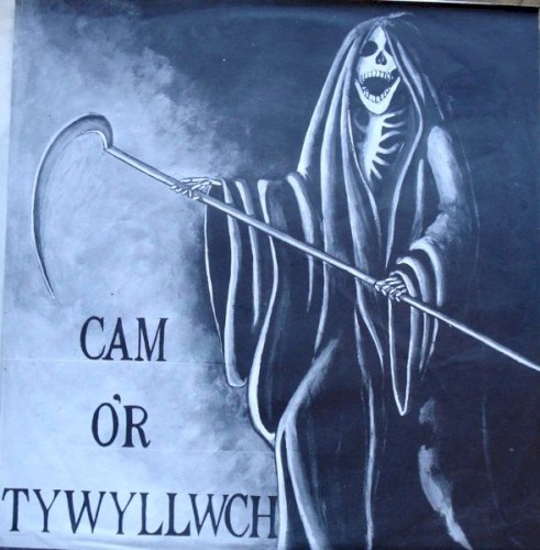 Cam O’r Tywyllwch