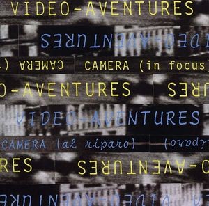 Camera (In Focus) / Camera (Al Riparo)