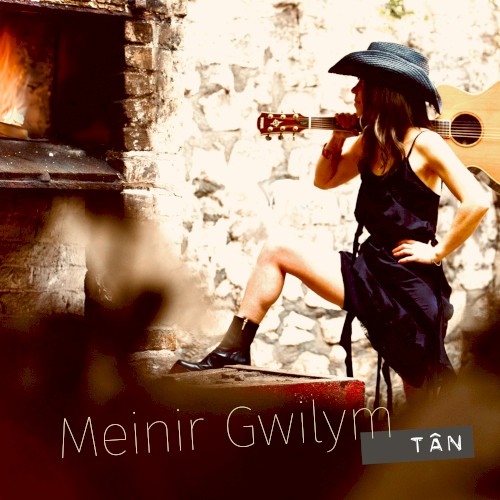 Tân
