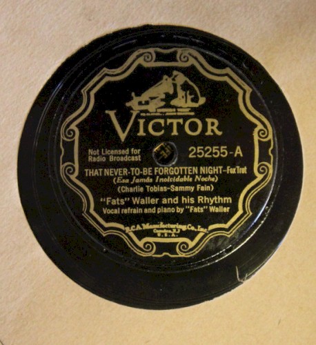 That Never-To-Be Forgotten Night / Oooh! Look-A There, Ain't She Pretty?