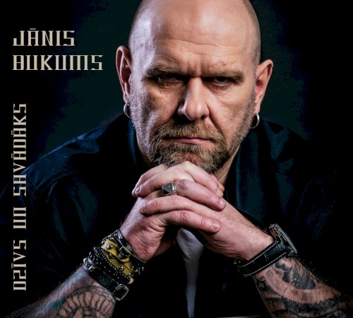 Dzīvs un savādāks
