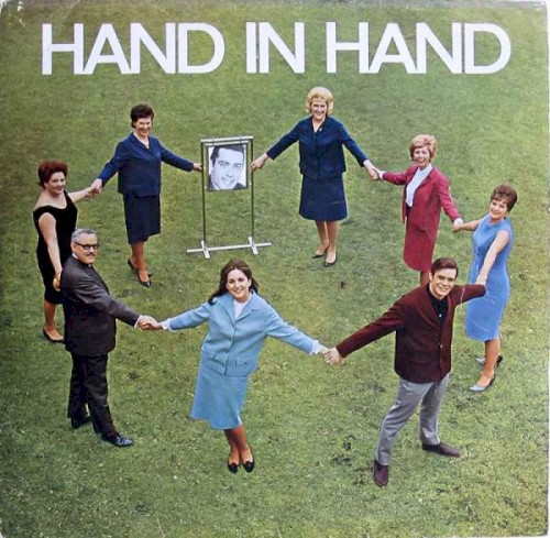 Hand in hand (8 gouden favorieten voor het eerst op één plaat)