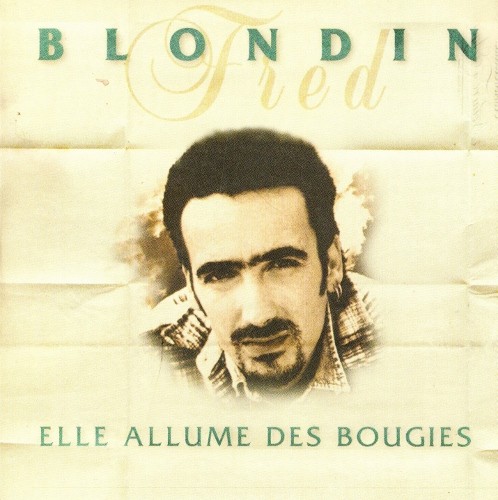 Elle allume des bougies