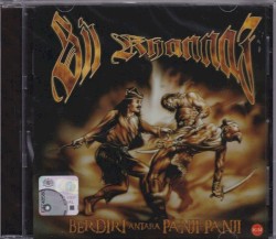 Berdiri Antara Panji-Panji