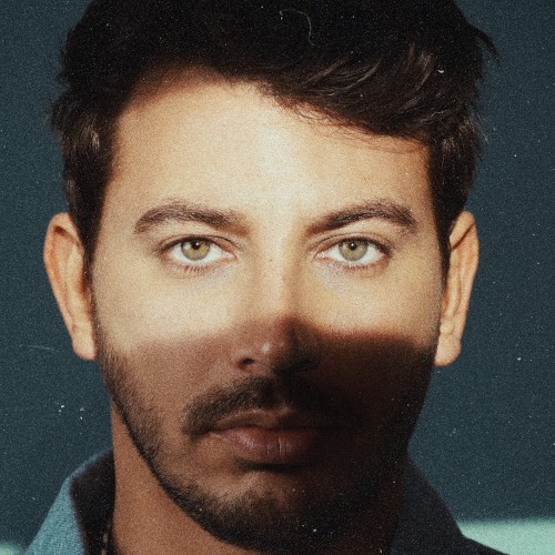 אדום