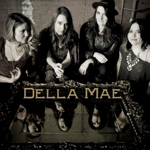 Della Mae