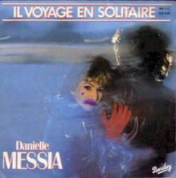 Il voyage en solitaire