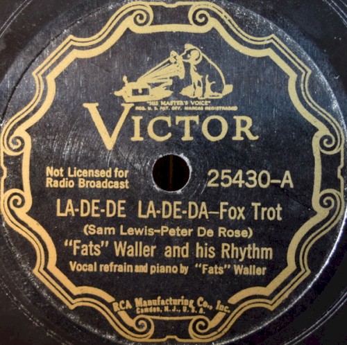 La-De-De La-De-Da / Lounging at the Waldorf
