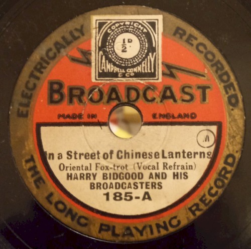 In a Street of Chinese Lanterns / Let's All Sing the Lard Song