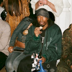 scratch his face up BASQUIAT