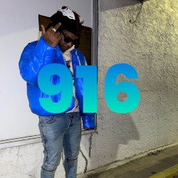 916