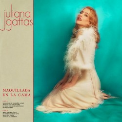 Maquillada en la cama