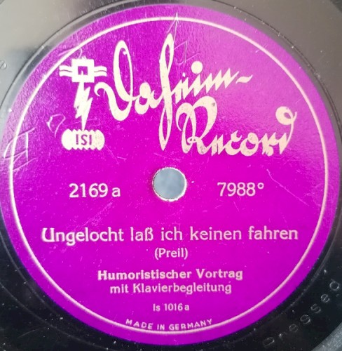 Ungelocht laß ich keinen fahren / Schön war’s doch beim Militär