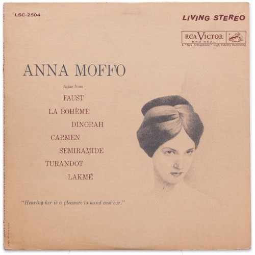 Arias from Faust, La bohème, Dinorah, Carmen, Semiramide, Turandot, Lakmé