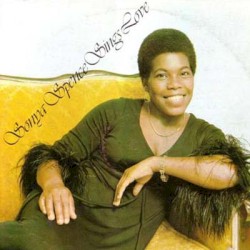 Sings Love