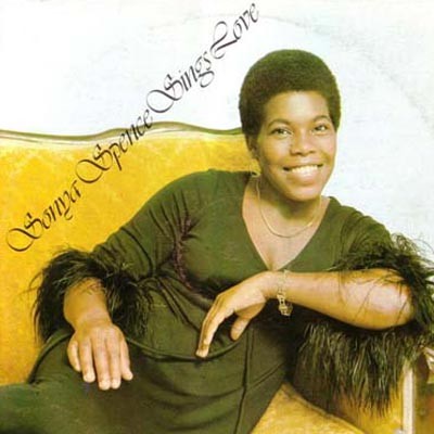 Sings Love