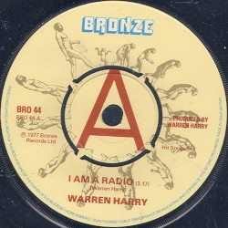 I Am a Radio / The Queen
