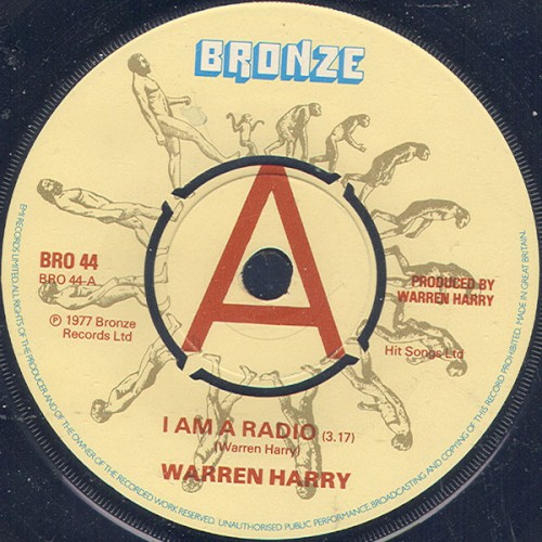 I Am a Radio / The Queen