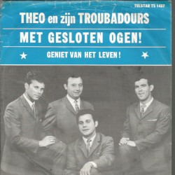 Met gesloten ogen!